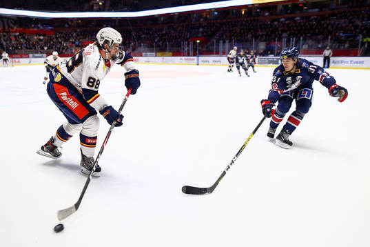 Djurgårdens Alexander Holtz och Linköpings Olle Lycksell