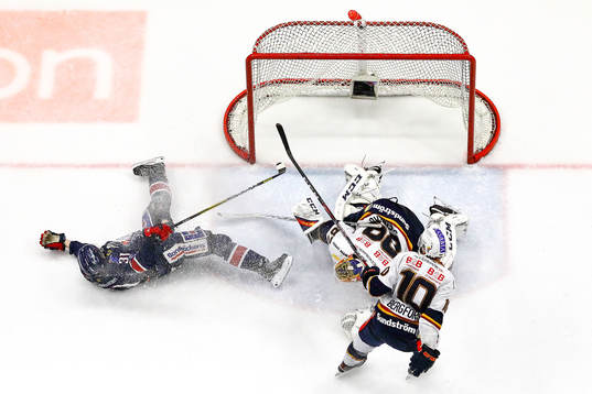 Linköpings Olle Lycksell, Djurgårdens målvakt Niklas