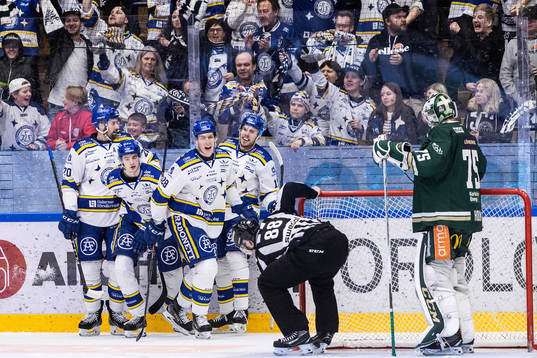 Leksands Nils Åman jublar med Mattias Karlsson, Mattias