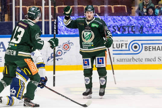 Färjestads Aleksi Mustonen jublar