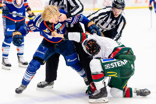 Slagsmål mellan Växjös Marcus Sylvegård och Frölundas