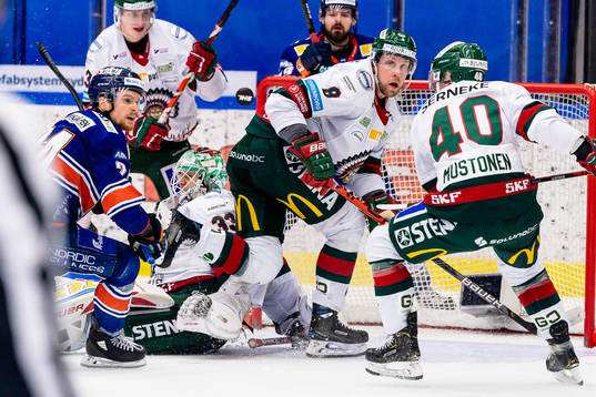 Växjös Brendan Shinnimin och Frölundas Viktor Ekbom