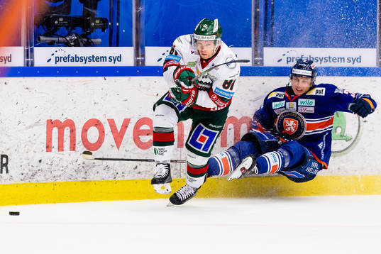 Växjös Oliver Bohm faller