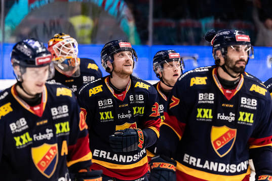 Djurgårdens Linus Hultström jublar