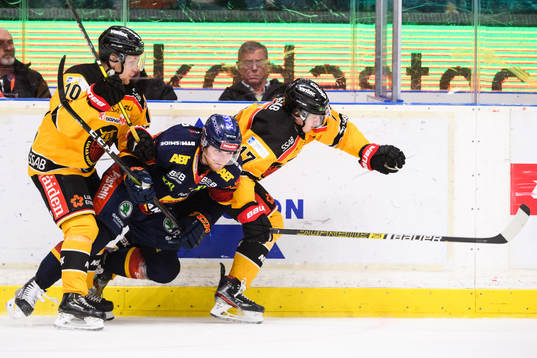 Djurgårdens Linus Hultström i en kamp mot Luleås Einar