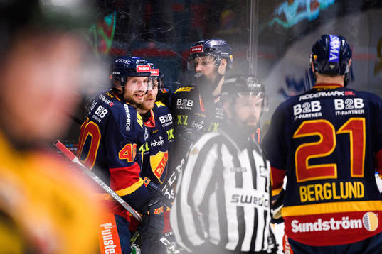 Djurgårdens Jacob Josefson jublar med Linus Hultström