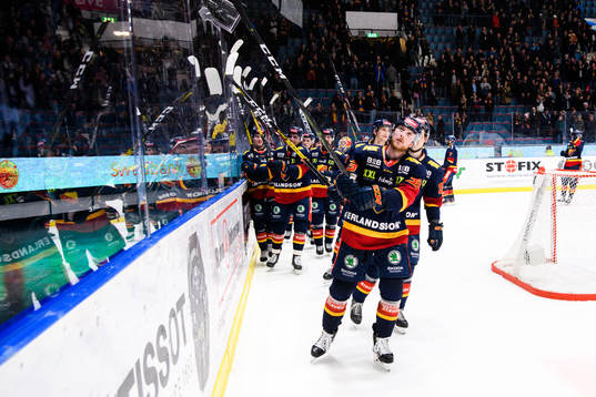 Djurgårdens Linus Hultström jublar