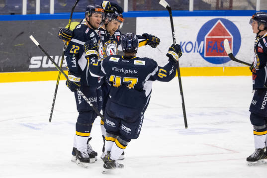 Borlänges spelarna jublar