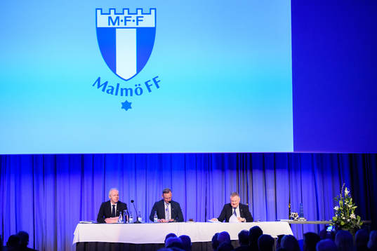 Sekreterare Pontus Hansson, mötets ordförande Hans Petterson och ordförande Anders Pålsson