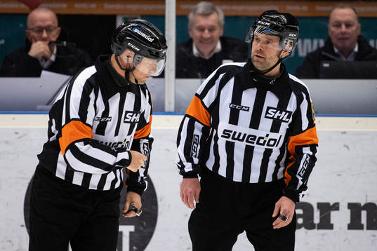 Domare Sören Persson och Domare Patrik Sjöberg