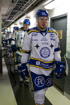 Leksands Matt Carey  innan ishockeymatchen i SHL mellan