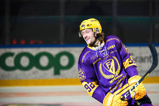 Färjestads Jesper Olofsson jublar