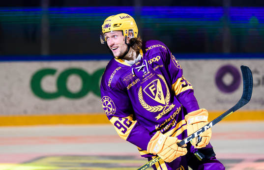 Färjestads Jesper Olofsson jublar