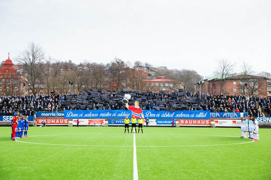 Tifo och till minne av bortgångne Stefan Lindqvist