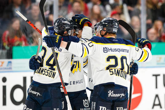 s Christoffer Persson jublar