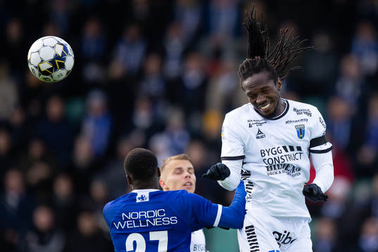 Sirius Kebba Ceesay vinner en nickduell mot IFK Göteborgs