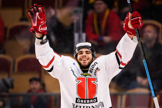Örebros Jordan Boucher jublar