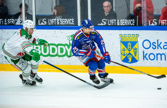 Oskarshamns Johannes Salmonsson och Rögles Kodie Curran