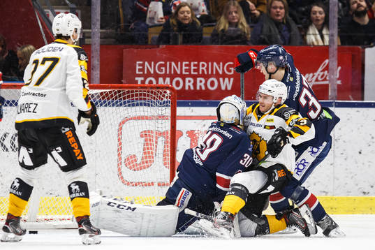 Skellefteås Darren Nowick gör 4-3 bakom Linköpings