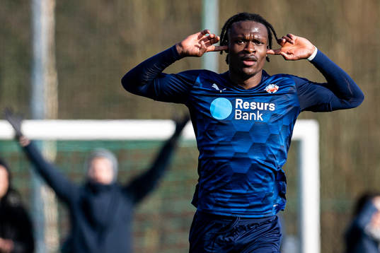 Helsingborgs Noel Mbo jublar efter 2-0