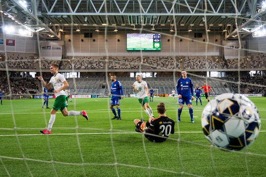 Hammarbys Aron Johannsson jublar