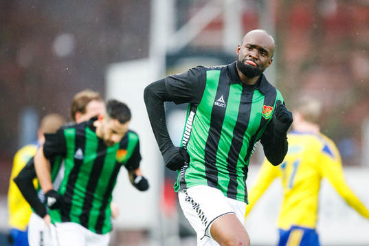 Gais Boris Lumbana jublar