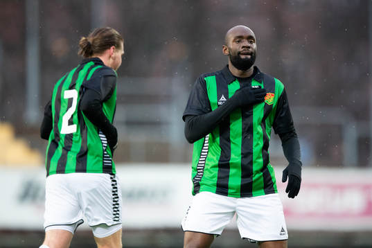 Gais Boris Lumbana jublar