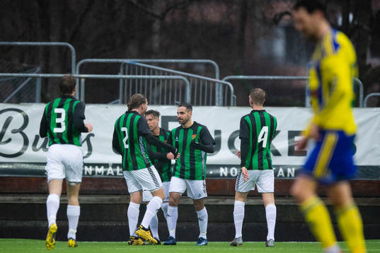 Gais Mervan Celik jublar