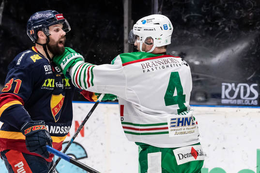 Djurgårdens Dick Axelsson och Rögles Kodie Curran