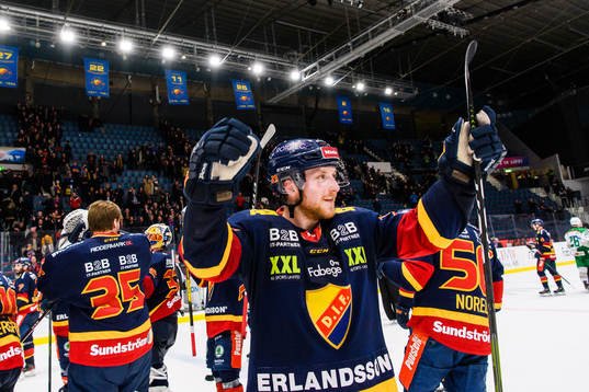 Djurgårdens Linus Hultström jublar