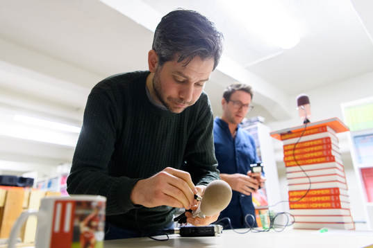 Johan Orrenius och Anders Bengtsson förbereder för