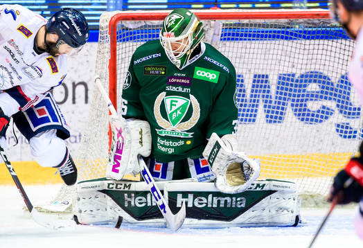 Linköpings Joe Whitney och Färjestads målvakt Markus