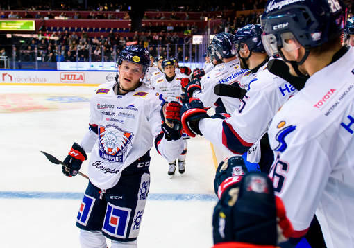 Linköpings Henrik Törnqvist jublar