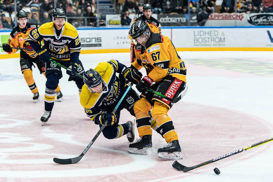 s Filip Sandberg och Luleås Konstantin Komarek