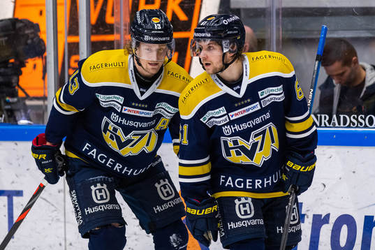 s Oscar Sundh jublar med Juuso Ikonen