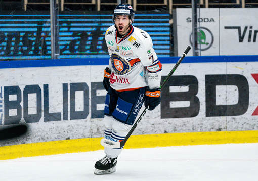 Växjös Jacob Micflikier jublar