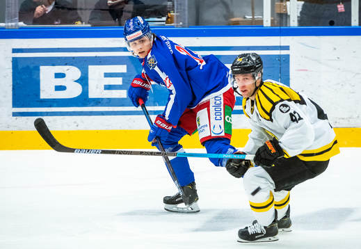 Oskarshamns John Dahlström och Brynäs Greg Scott