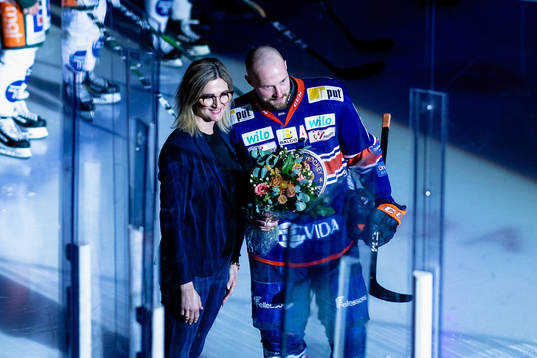 Växjös Martin Lundberg uppmärksammas och för blommor av