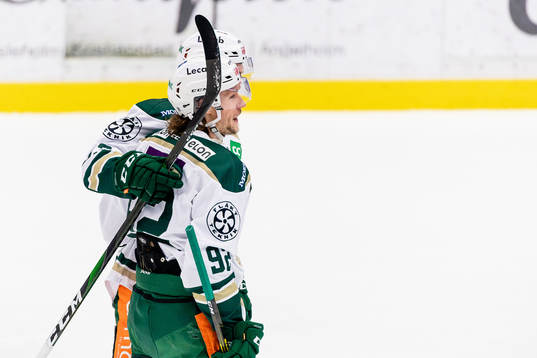 Färjestads Jesper Olofsson jublar