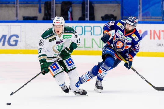 Färjestads Daniel Viksten och Växjös Roman Horak