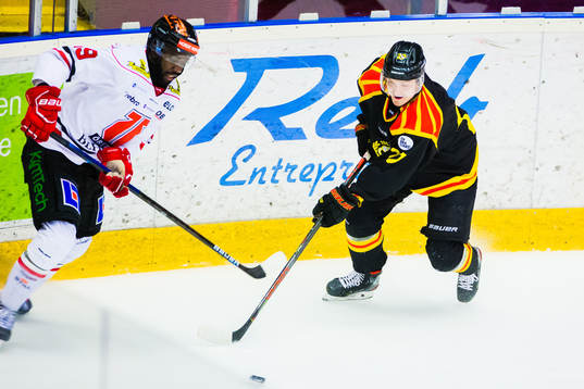 Örebros Daniel Muzito Bagenda och Brynäs Emil Forslund
