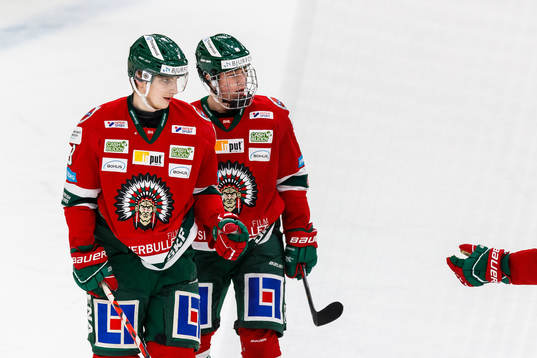 Frölundas Jacob Moverare och Lucas Raymond jublar