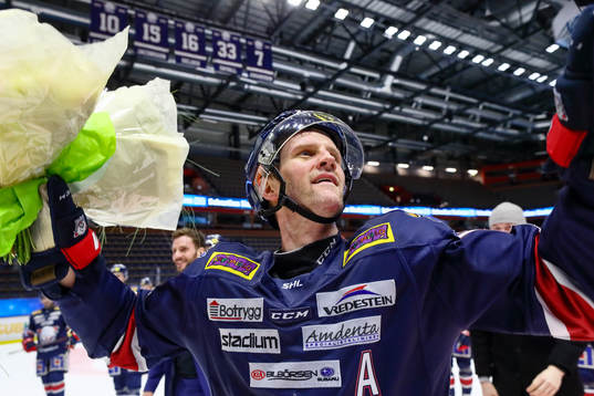 Linköpings Sebastian Karlsson jublar