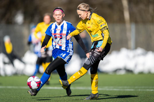 Elfsborgs Mathilda Ståhlbom Karlsson skjuter 3-0