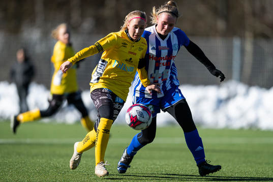Elfsborgs Cornelia Andersson och Rävlandas Maja Johansson