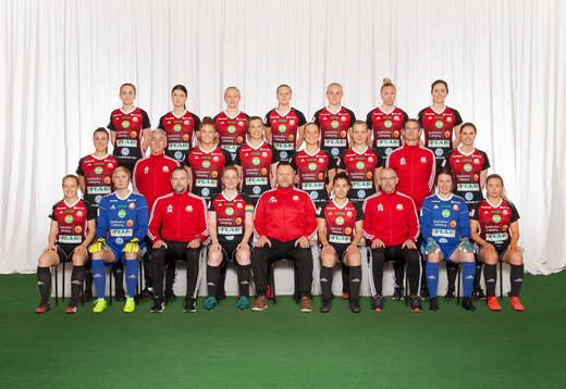 Lidköpings FKLidköping poserar för en lagbild den 19 mars 2020 i Lidköping. Bakre ledet fr. v. Stina Thomsen, Anna Larsson, Evelina Klasson, Johanna Axfeldt, Emilia Bengtsson, Linnea Prambrandt, Moa Heinulf. Mittenledet fr. v. Emilia Hjertberg, materialförvaltare Lennart Täng, Taylor Townsend, Ida Pettersson, Juulia Grönlund, målvaktstränare Rikard Sturesson, Sandra Lagerbratt. Sittande fr. v. Linnea Bjöörn, Sara Alexandersson, huvudtränare Andreas Tilly Gustavsson, Caroline Olsson, sportgrupp Hans-Fredrik Johansson, Hanna Boubezari, huvudtränare Fredrik Bengtsson, Sara Fröjd, Elin Björklund.