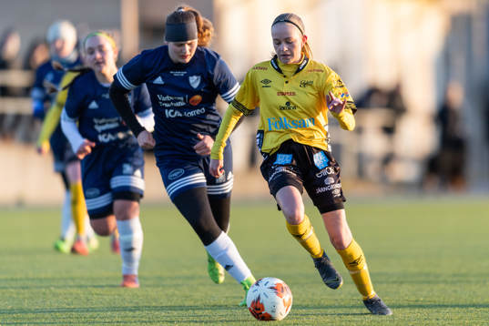 Elfsborgs Mathilda Ståhlbom Karlsson och Öxnevallas Emilia Johannesson