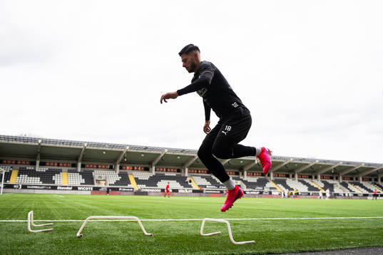 Häckens Kevin Yakob tränar