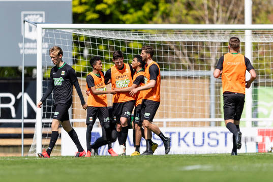 Varbergs Tashreeq Matthews, Robin Tranberg, Keanin Ayer Boya och Alibek Aliev jublar