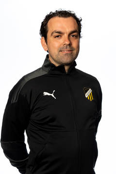 Hristijan Cvetkovski, huvudtränare Häcken P17, poserar för ett porträtt den 18 maj 2020 i Göteborg.